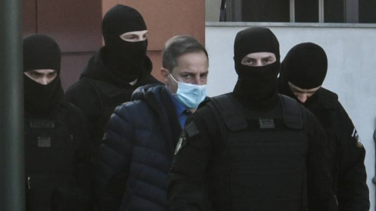 Με χειροπέδες πισθάγκωνα στο δικαστήριο ο Δημήτρης Λιγνάδης